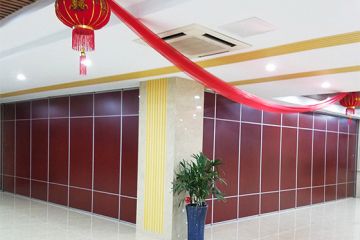 如何選擇酒店隔斷生產(chǎn)廠家—秉帝隔斷