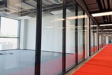 浦東新區(qū)防火玻璃隔斷-秉帝隔斷-安全與美觀并重